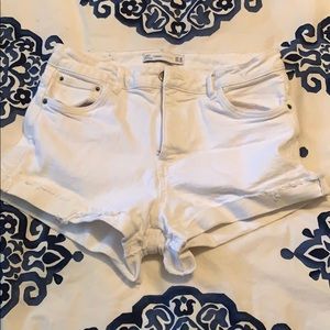 Zara high rise white stretchy shorts size 6